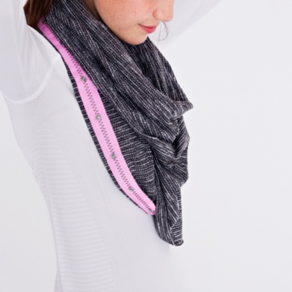Ivivva Scarf